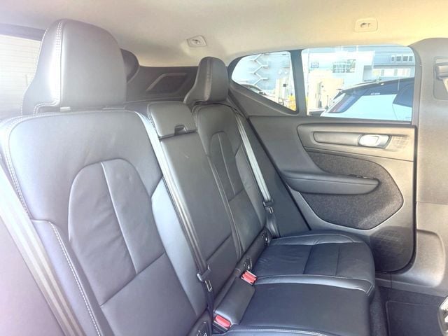 VOLVO VOLVO XC40 2023