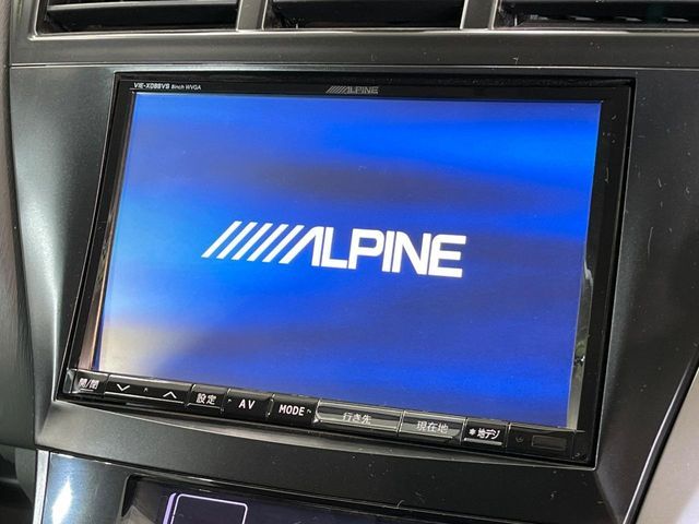 TOYOTA PRIUS Alpha 2012