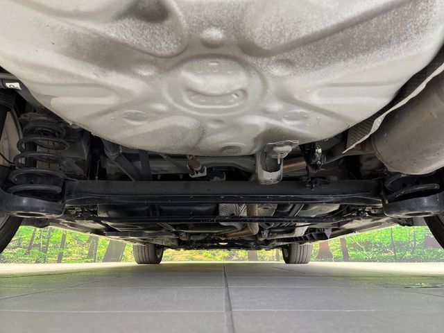 TOYOTA PRIUS Alpha 2012