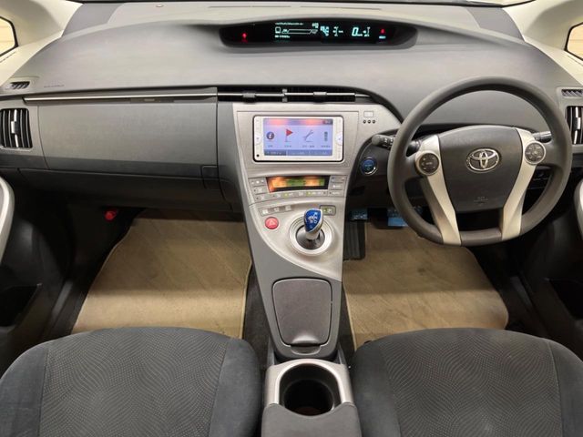 TOYOTA PRIUS 2013