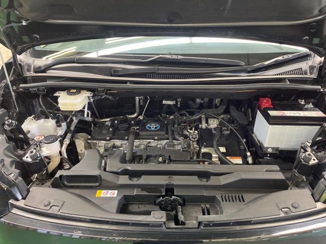 TOYOTA VOXY HYBRID 2023