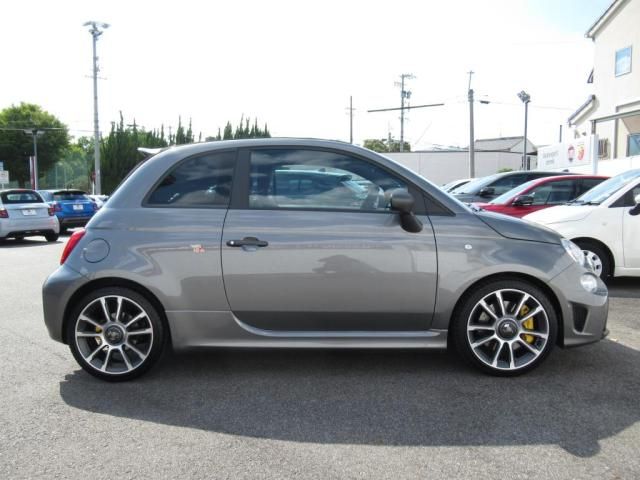 FIAT ABARTH 695C 2024