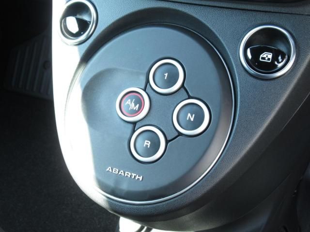 FIAT ABARTH 695C 2024