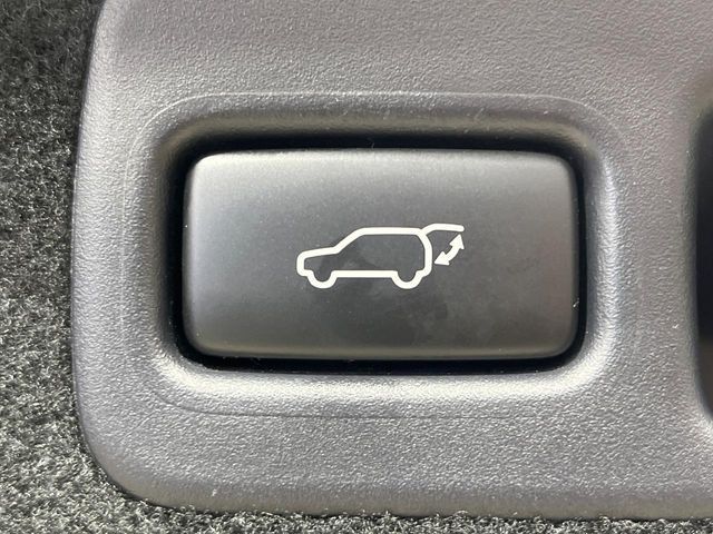 TOYOTA HARRIER 2WD 2019