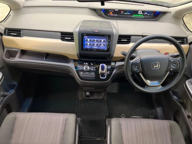 HONDA FREED HYBRID 2018