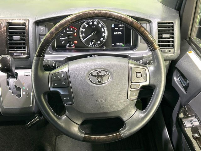 TOYOTA HIACE van 2WD 2024