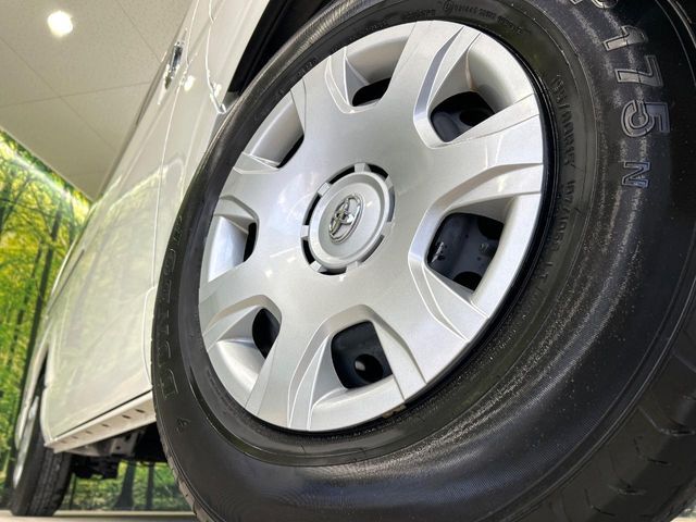 TOYOTA HIACE van 2WD 2024