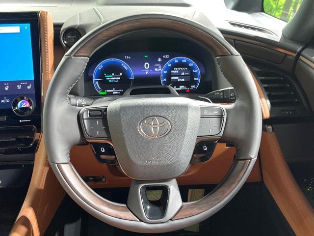 TOYOTA VELLFIRE  HYBRID 2025