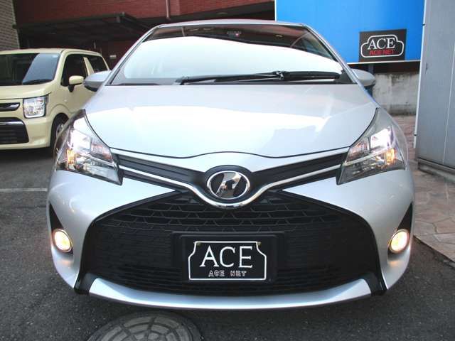 TOYOTA VITZ 2017