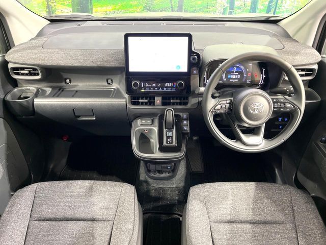 TOYOTA SIENTA HYBRID 2024