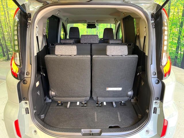 TOYOTA SIENTA HYBRID 2024