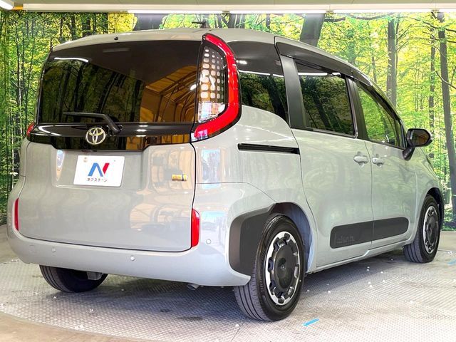 TOYOTA SIENTA HYBRID 2024