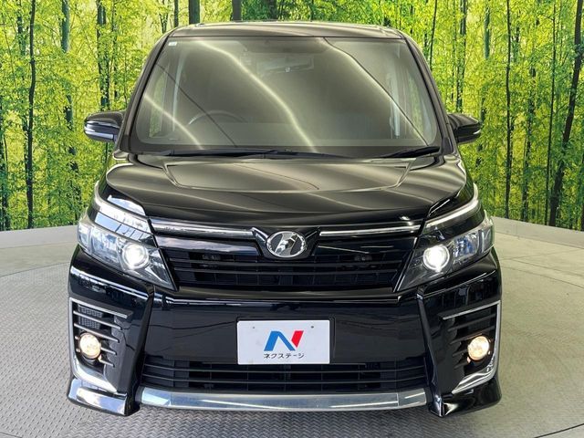 TOYOTA VOXY 2014
