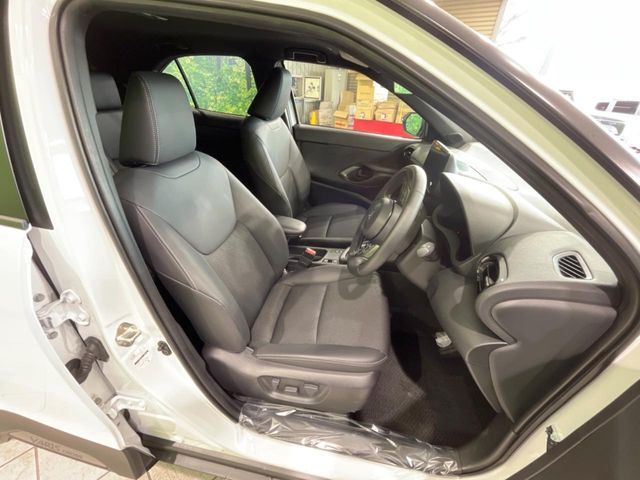 TOYOTA YARIS CROSS 2025