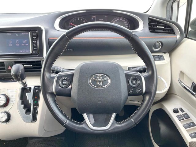 TOYOTA SIENTA 2016
