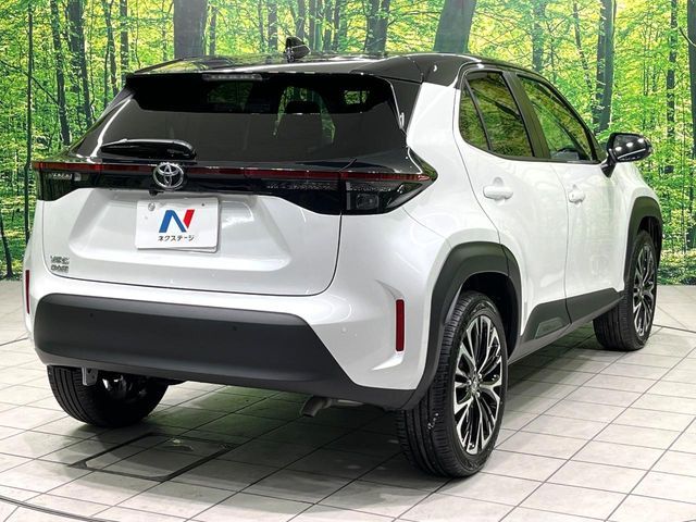 TOYOTA YARIS CROSS 2025