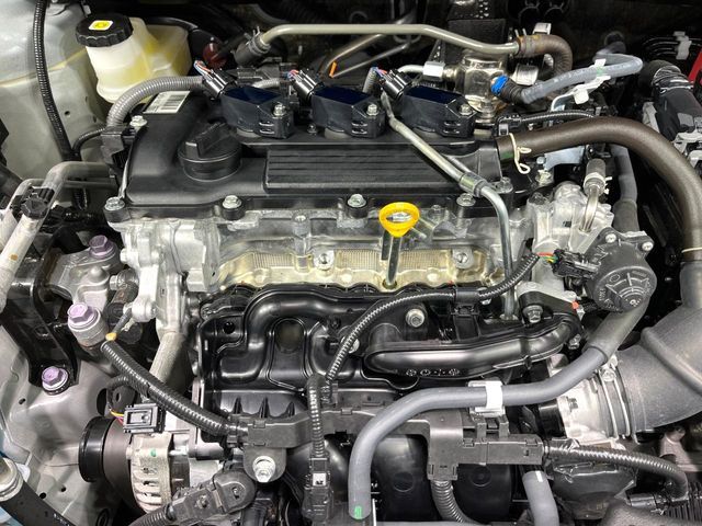 TOYOTA YARIS CROSS 2025