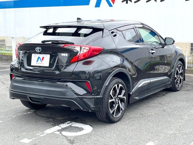 TOYOTA C-HR 2017