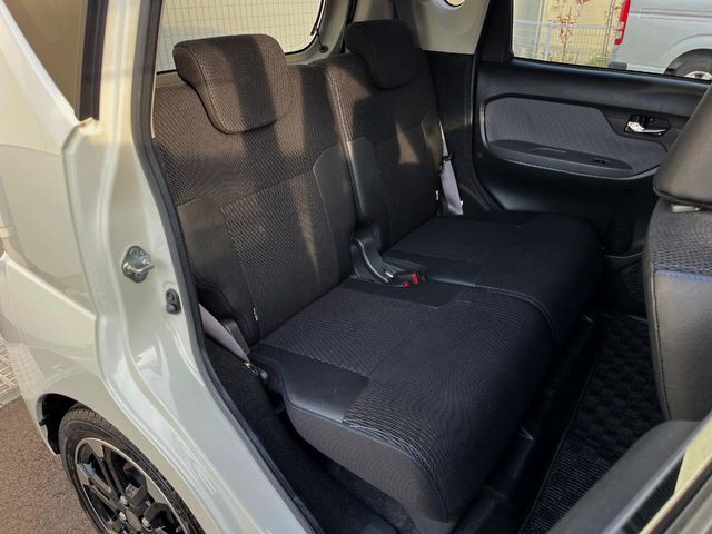 DAIHATSU MOVE CUSTOM 2016