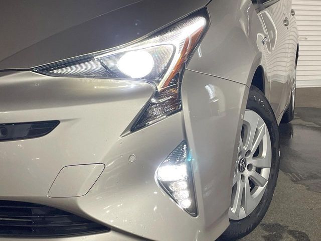 TOYOTA PRIUS 2018