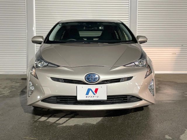TOYOTA PRIUS 2018