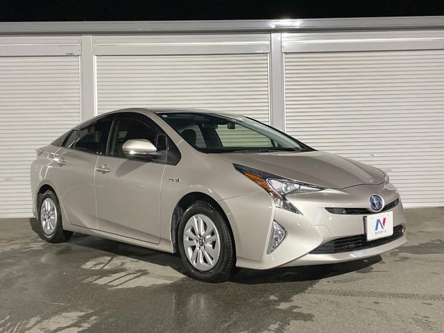 TOYOTA PRIUS 2018