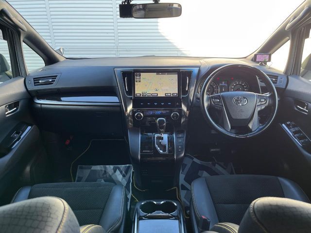 TOYOTA VELLFIRE 2017