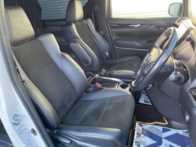 TOYOTA VELLFIRE 2017