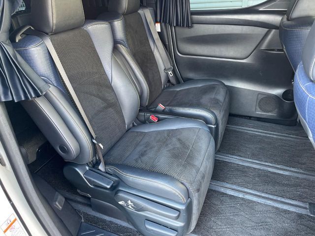 TOYOTA VELLFIRE 2017