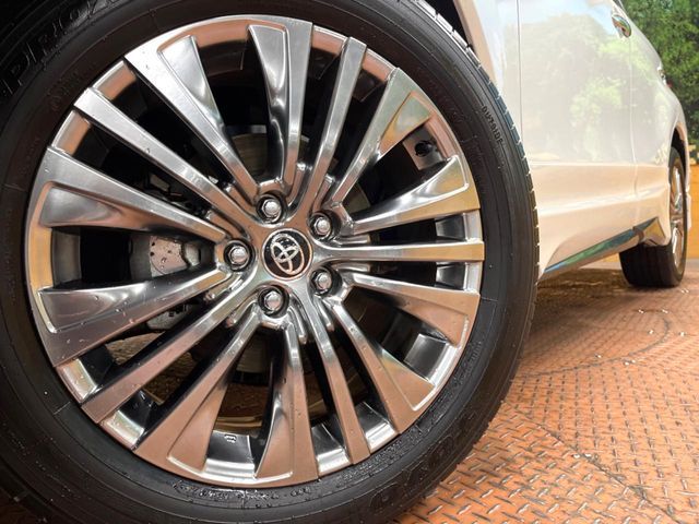 TOYOTA HARRIER HYBRID 2024