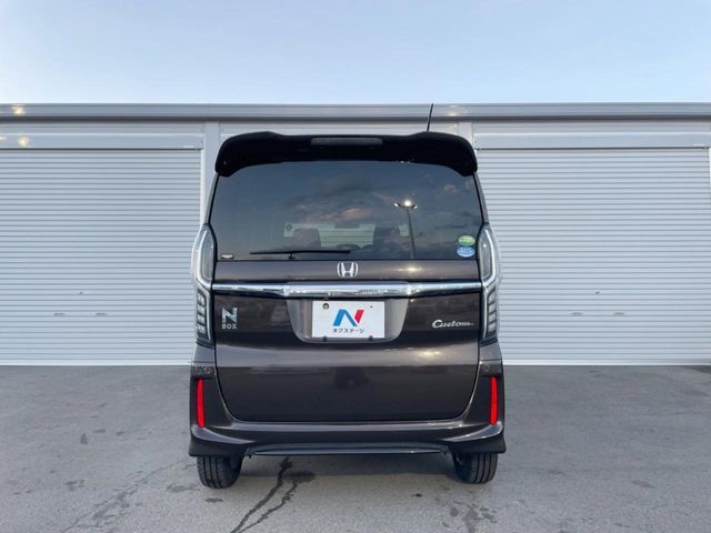 HONDA N BOX CUSTOM 2018