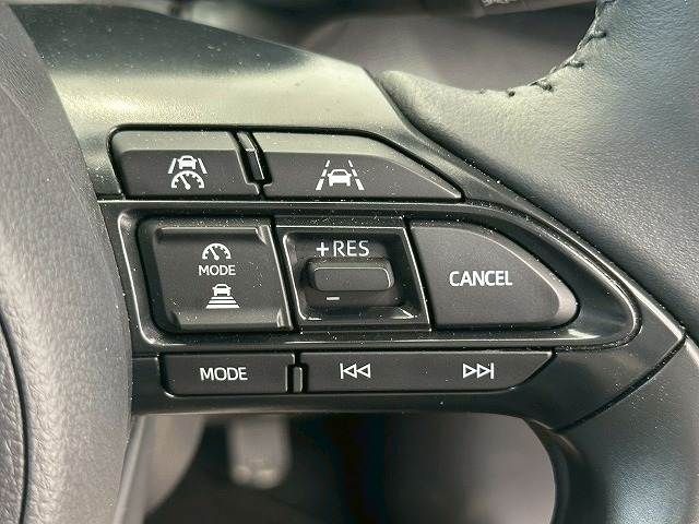 TOYOTA YARIS CROSS HYBRID 2025