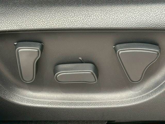 TOYOTA YARIS CROSS HYBRID 2025