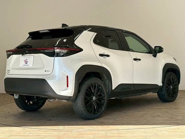 TOYOTA YARIS CROSS HYBRID 2025