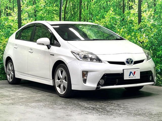 TOYOTA PRIUS 2015