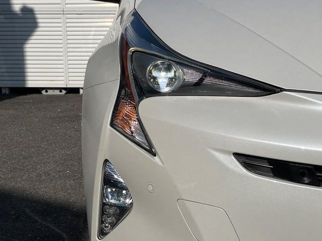 TOYOTA PRIUS 2017