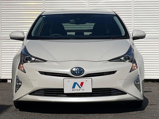TOYOTA PRIUS 2017