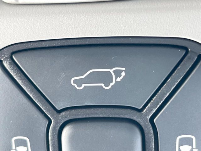 TOYOTA VELLFIRE 2013