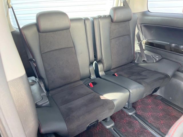 TOYOTA VELLFIRE 2013