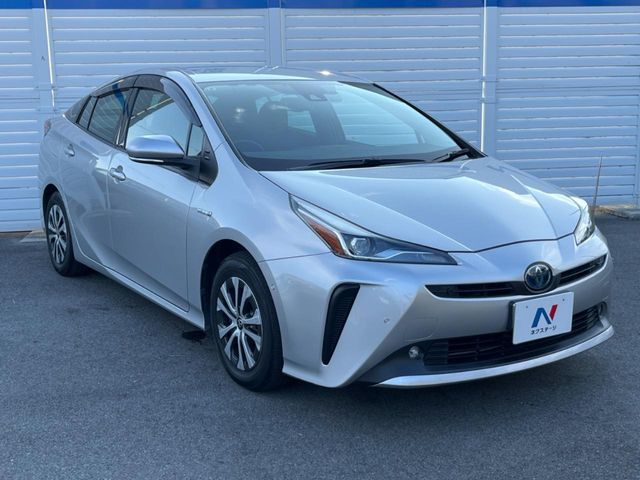 TOYOTA PRIUS 2019