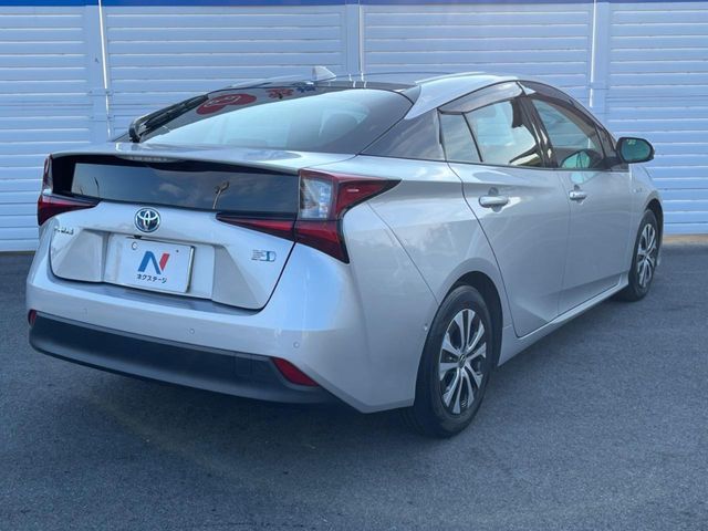 TOYOTA PRIUS 2019