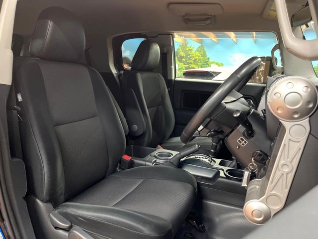 TOYOTA FJ CRUISER 4WD 2012