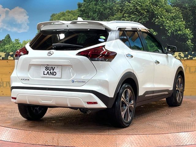 NISSAN KICKS 2020