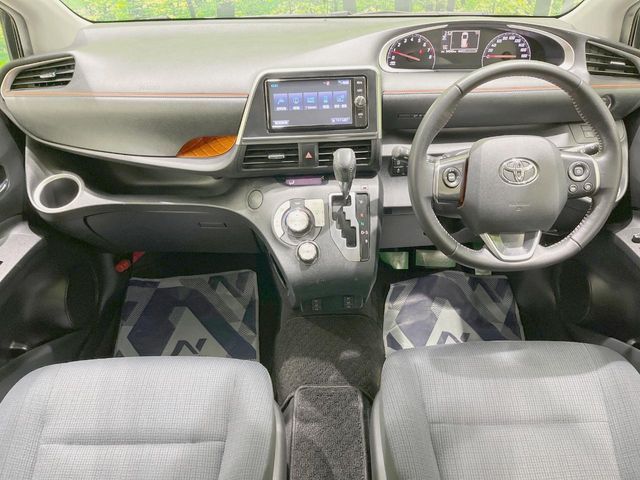 TOYOTA SIENTA 2017