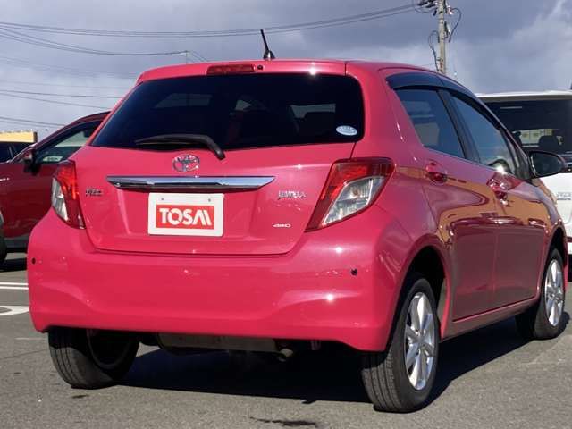 TOYOTA VITZ  4WD 2012