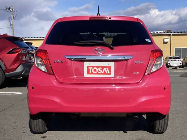 TOYOTA VITZ  4WD 2012