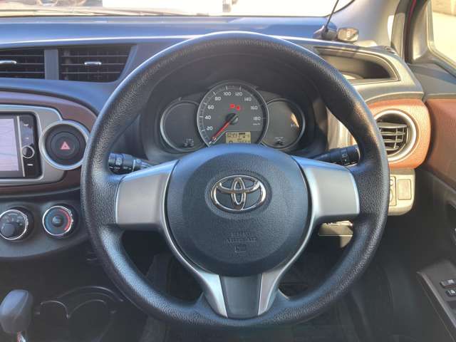 TOYOTA VITZ  4WD 2012