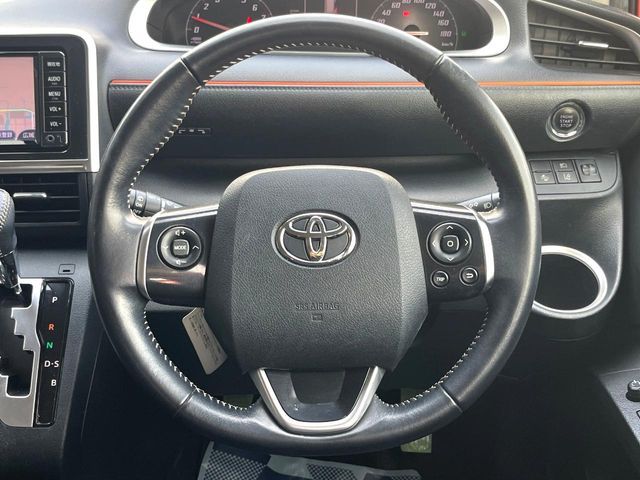 TOYOTA SIENTA 2016