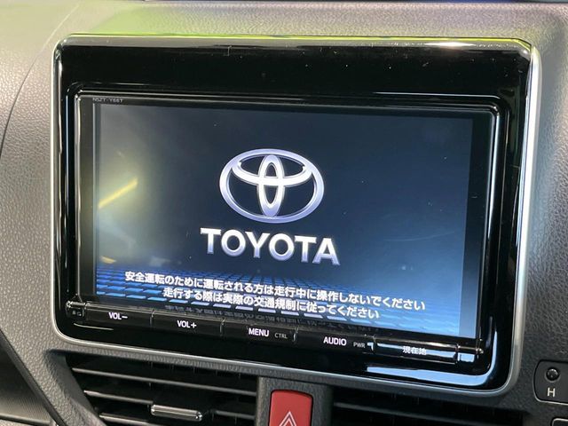 TOYOTA VOXY HYBRID 2018