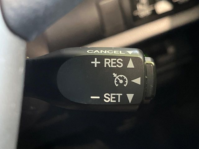 TOYOTA VOXY HYBRID 2018